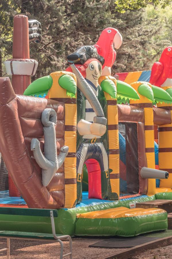 Camping La Peiriere Tuchan Kültér fotó